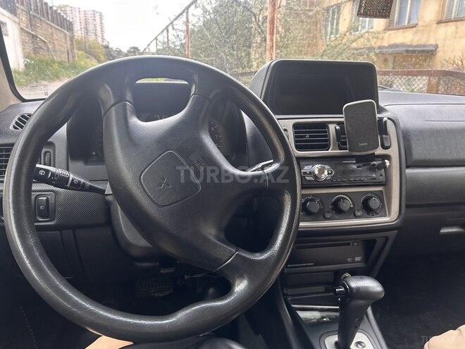 Mitsubishi Pajero io 2002, 200,000 km - 2.0 l - Bakı