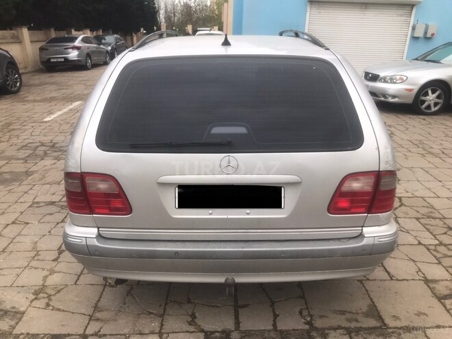 Mercedes E 200 1999, 325,000 km - 2.0 л - Sumqayıt