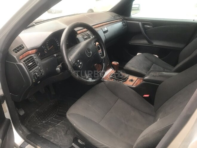 Mercedes E 200 1999, 325,000 km - 2.0 л - Sumqayıt