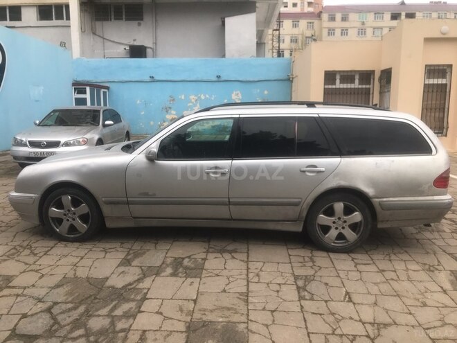Mercedes E 200 1999, 325,000 km - 2.0 л - Sumqayıt