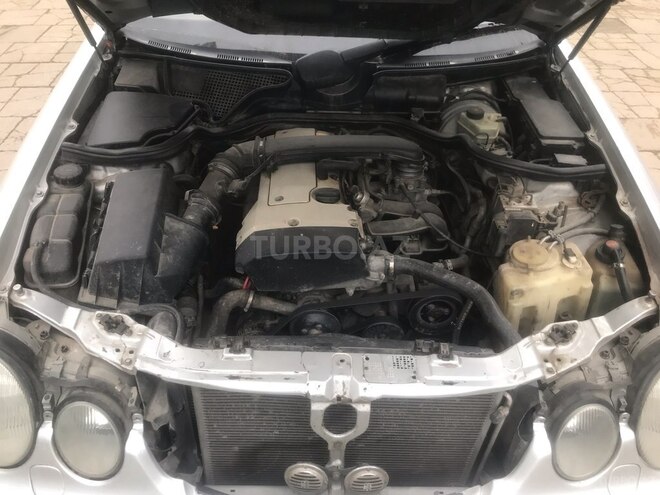 Mercedes E 200 1999, 325,000 km - 2.0 л - Sumqayıt