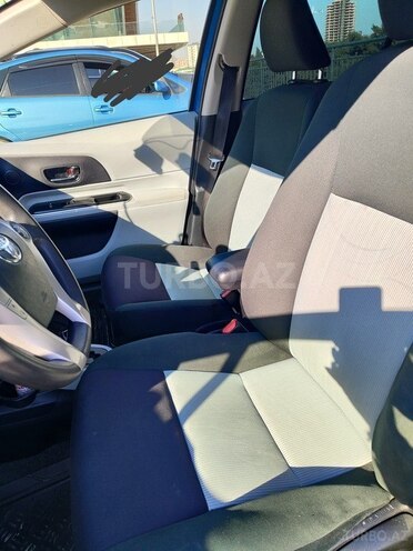 Toyota Prius C 2014, 192,000 km - 1.5 л - Bakı