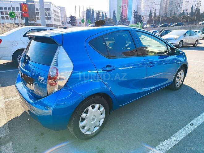 Toyota Prius C 2014, 192,000 km - 1.5 л - Bakı