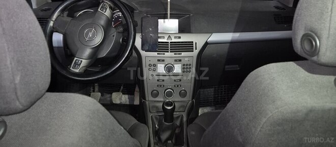 Opel Astra 2006, 170,600 km - 1.3 l - Salyan