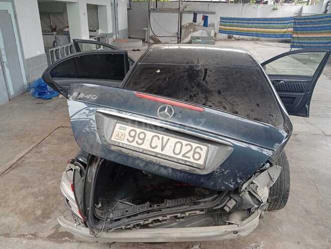 Mercedes E 240 2003, 250,000 km - 2.6 l - Saatlı