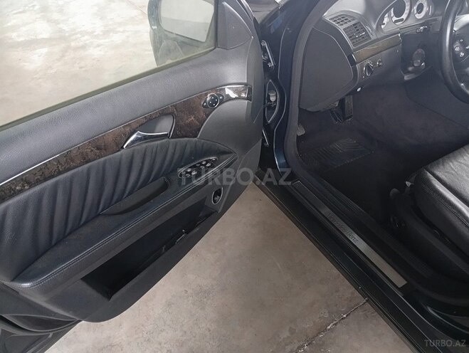 Mercedes E 240 2003, 250,000 km - 2.6 l - Saatlı