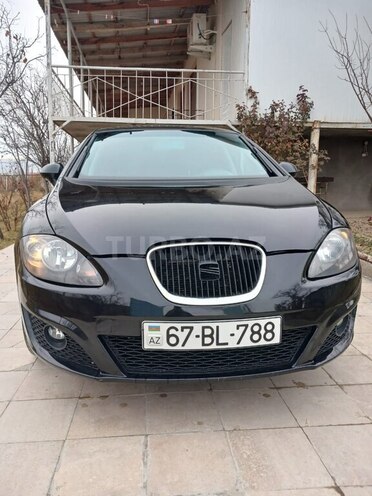 SEAT Leon-1