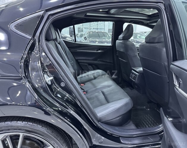 Toyota Camry-13