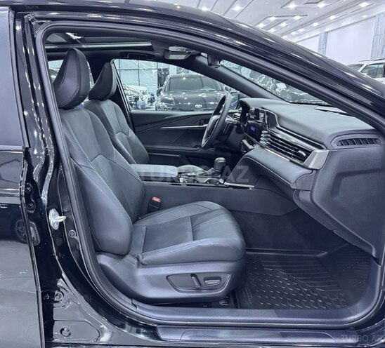 Toyota Camry-12