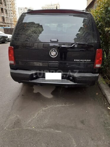 Cadillac Escalade-3