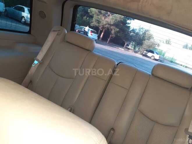 Cadillac Escalade-10