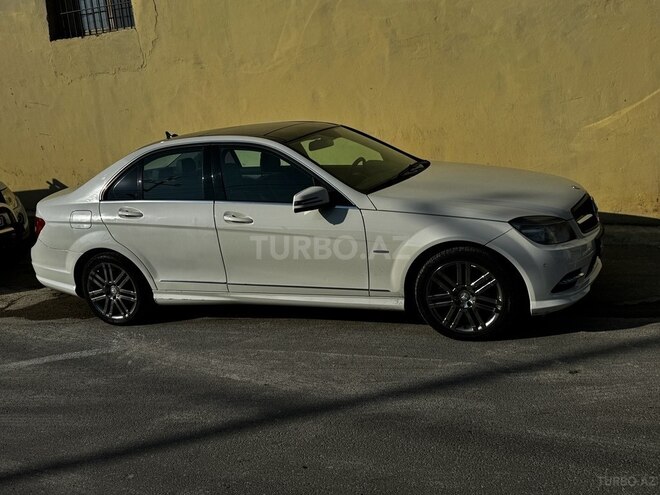Mercedes C 220 d 2010, 180,000 km - 2.2 л - Bakı