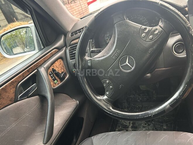 Mercedes E 220 d 2001, 456,820 km - 2.2 л - Bakı