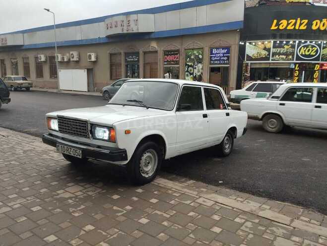 LADA (VAZ) 2107 2006, 87,665 km - 1.6 l - Salyan