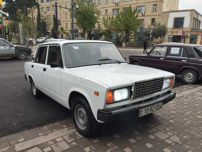 LADA (VAZ) 2107 2006, 87,665 km - 1.6 l - Salyan