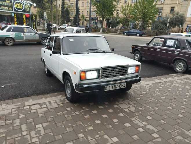 LADA (VAZ) 2107 2006, 87,665 km - 1.6 l - Salyan