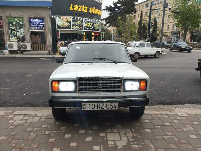 LADA (VAZ) 2107 2006, 87,665 km - 1.6 l - Salyan