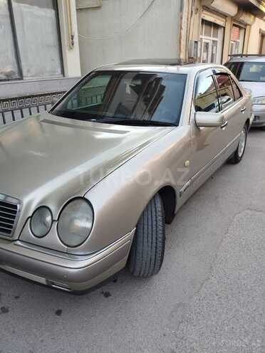 Mercedes E 230 1996, 430,000 km - 2.3 l - Bakı