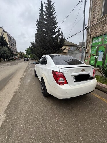 Chevrolet Aveo-5