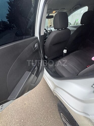 Chevrolet Aveo-7