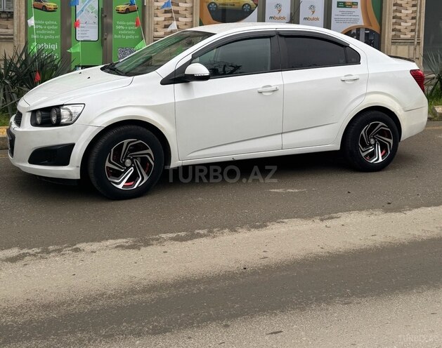 Chevrolet Aveo-11