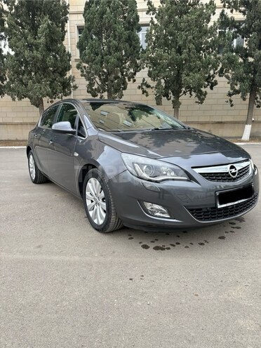 Opel Astra 2012, 186,000 km - 1.6 l - Gəncə