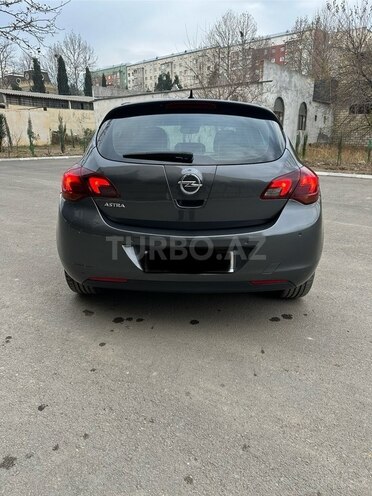 Opel Astra 2012, 186,000 km - 1.6 l - Gəncə