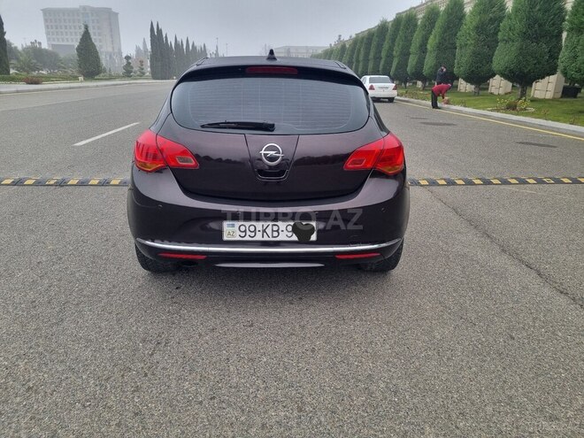 Opel Astra 2012, 167,000 km - 1.4 l - Gəncə