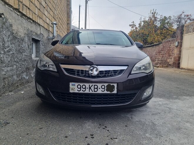 Opel Astra 2012, 167,000 km - 1.4 l - Gəncə