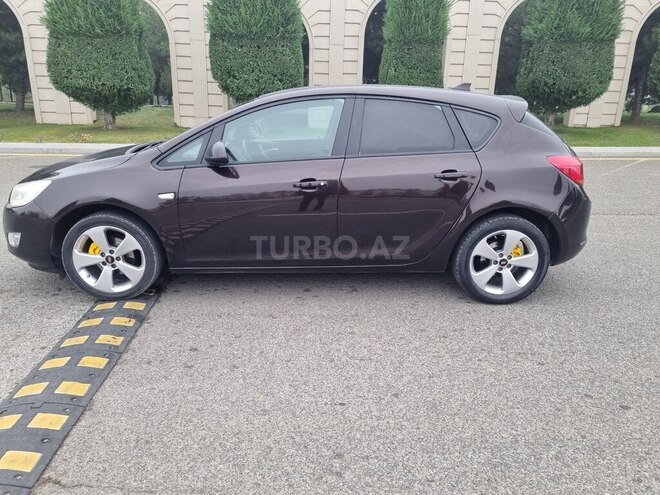 Opel Astra 2012, 167,000 km - 1.4 l - Gəncə