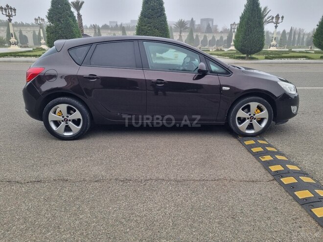 Opel Astra 2012, 167,000 km - 1.4 l - Gəncə