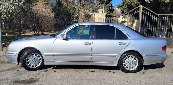 Mercedes E 220 d 2000, 458,000 km - 2.2 l - Bakı