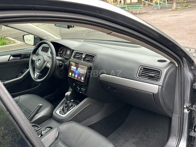 Volkswagen Jetta-7