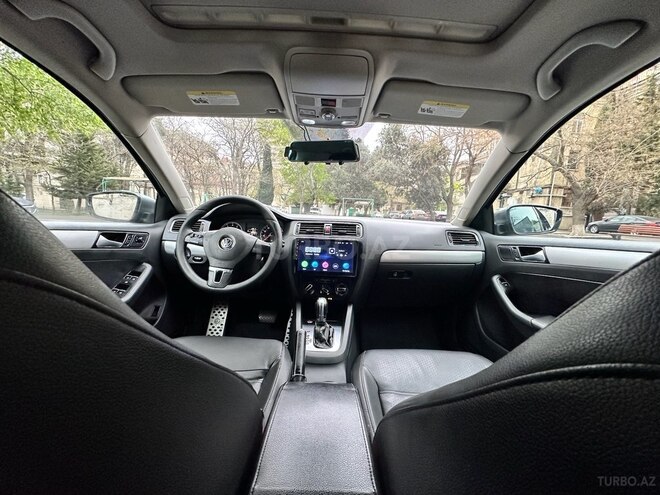 Volkswagen Jetta-6
