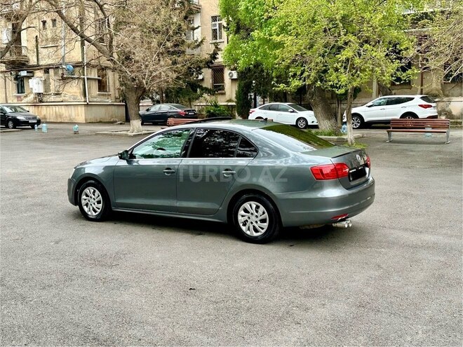 Volkswagen Jetta-14