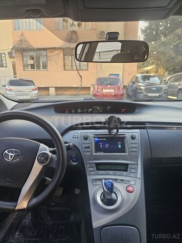 Toyota Prius 2015, 329,000 km - 1.8 л - Bakı