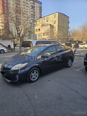 Toyota Prius 2015, 329,000 km - 1.8 л - Bakı