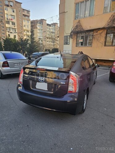Toyota Prius 2015, 329,000 km - 1.8 л - Bakı