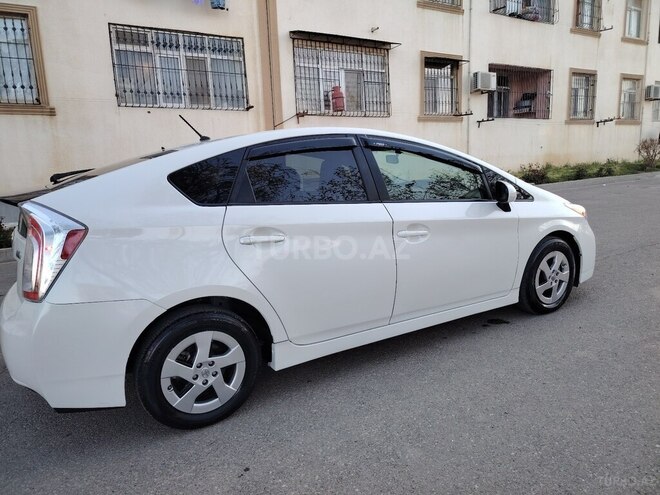 Toyota Prius 2015, 144,000 km - 1.8 l - Bakı