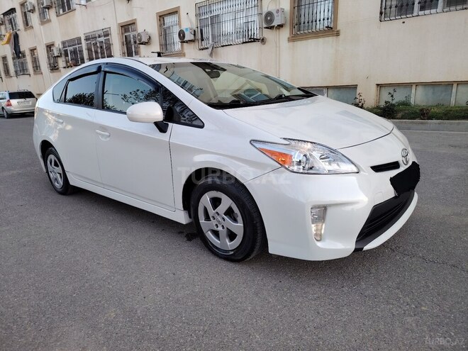 Toyota Prius 2015, 144,000 km - 1.8 l - Bakı