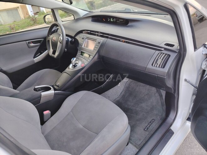 Toyota Prius 2015, 144,000 km - 1.8 l - Bakı