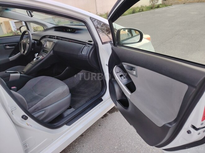 Toyota Prius 2015, 144,000 km - 1.8 l - Bakı