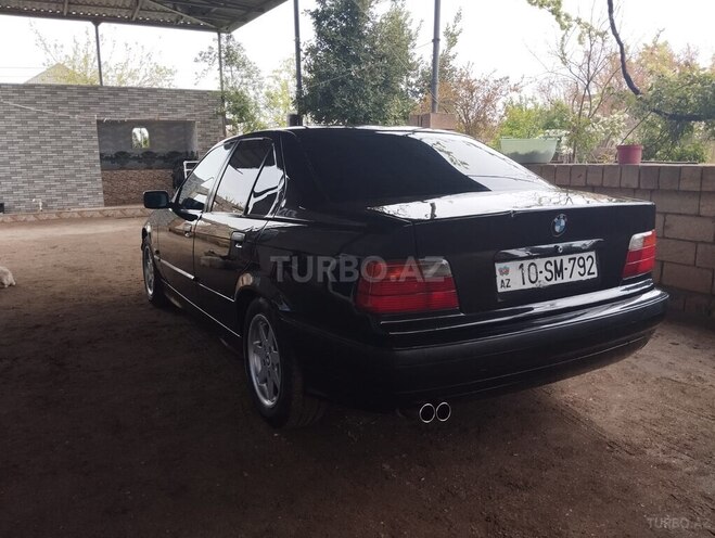 BMW 320-4