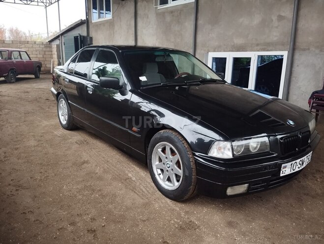 BMW 320-7