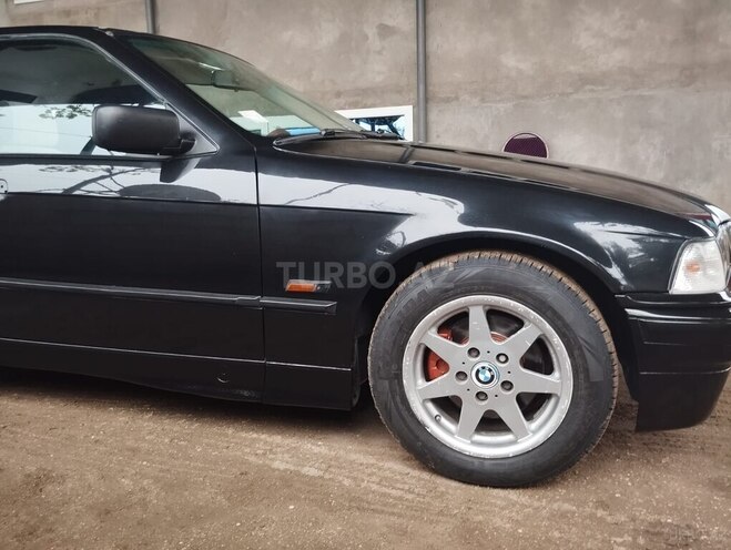 BMW 320-14