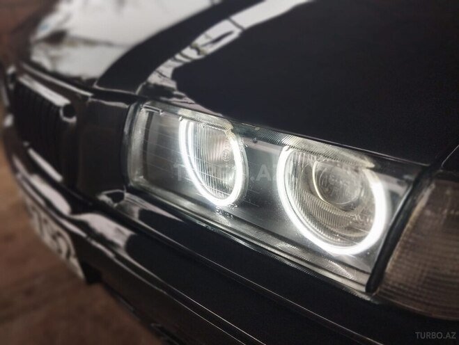 BMW 320-18