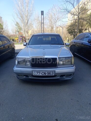 Mercedes E 200 1993, 456,000 km - 2.0 l - Bakı