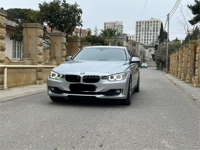 BMW 320-1