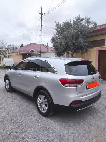 Kia Sorento-12