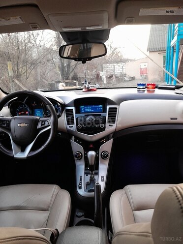Chevrolet Cruze-11